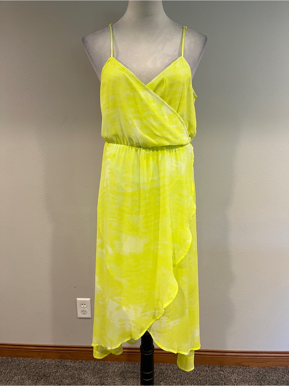 Apt 9 Bright acid Yellow fake Wrap Midi Dress‎ size large